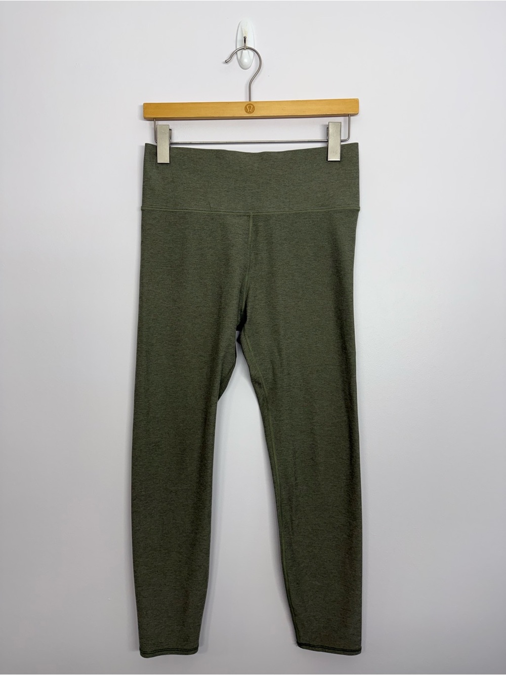 139: Vuori Clean Elevation Legging Olive Green Heather Size Large 25” inseam